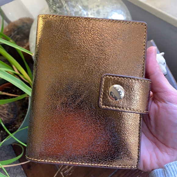 SOLD⛔️Authentic J.Crew Metallic leather passport card 🌼 - Picture 2 of 7